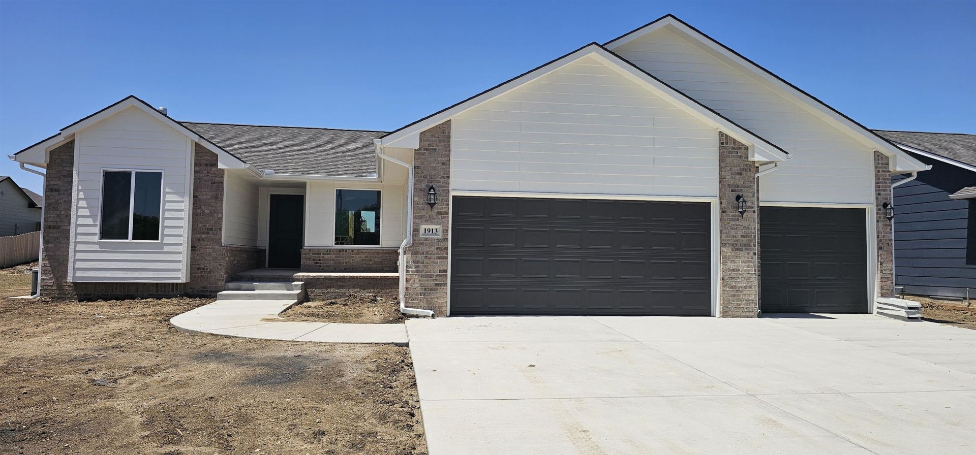 1913 S Herrington St, Wichita, KS 67207 Main Photo