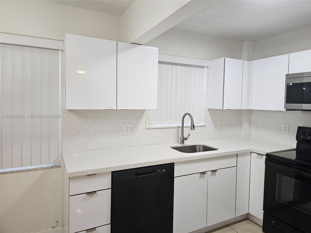 900 Tallwood Ave, Unit 207, Hollywood, FL 33021 Photo