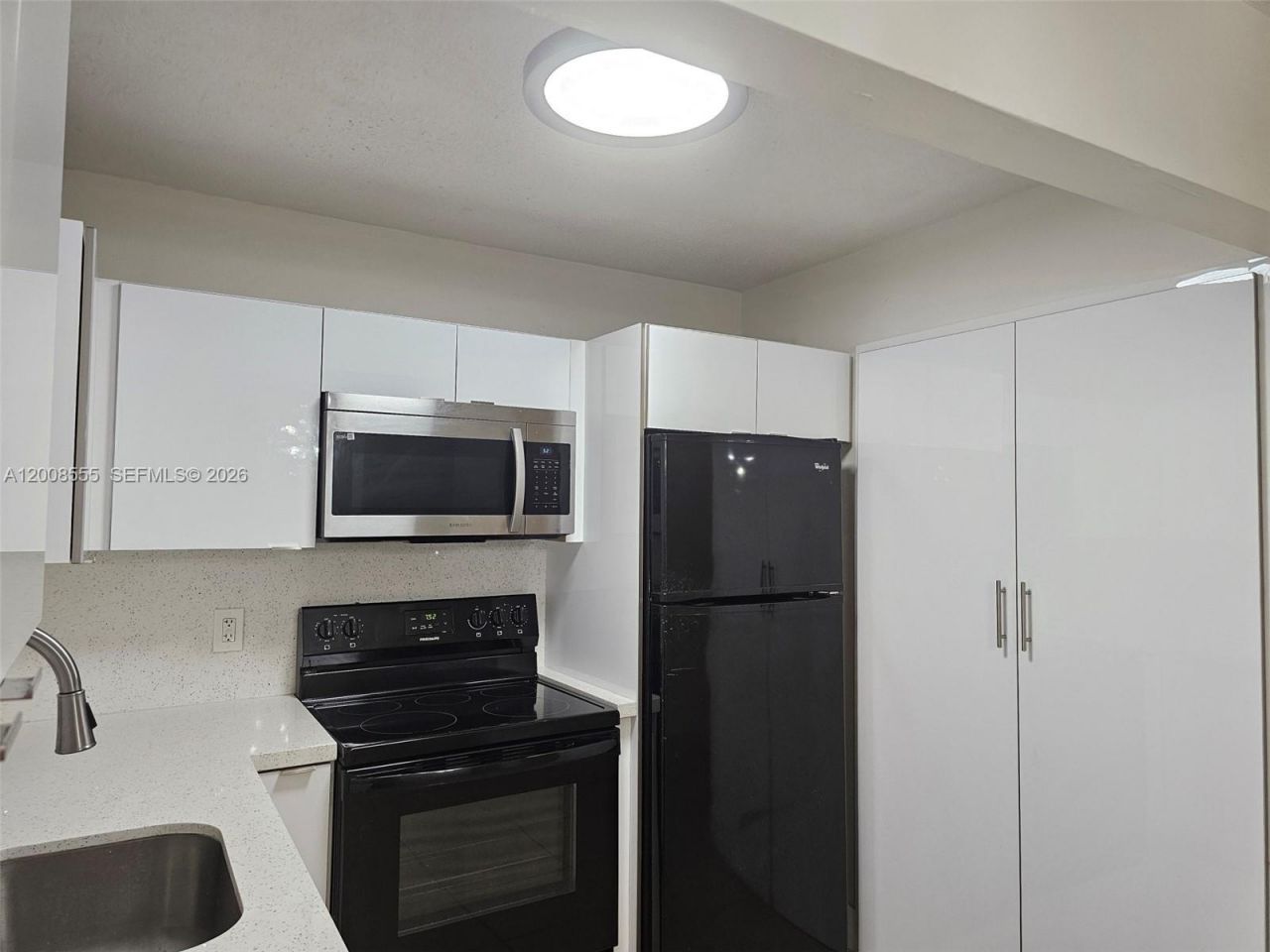 900 Tallwood Ave, Unit 207, Hollywood, FL 33021 Photo
