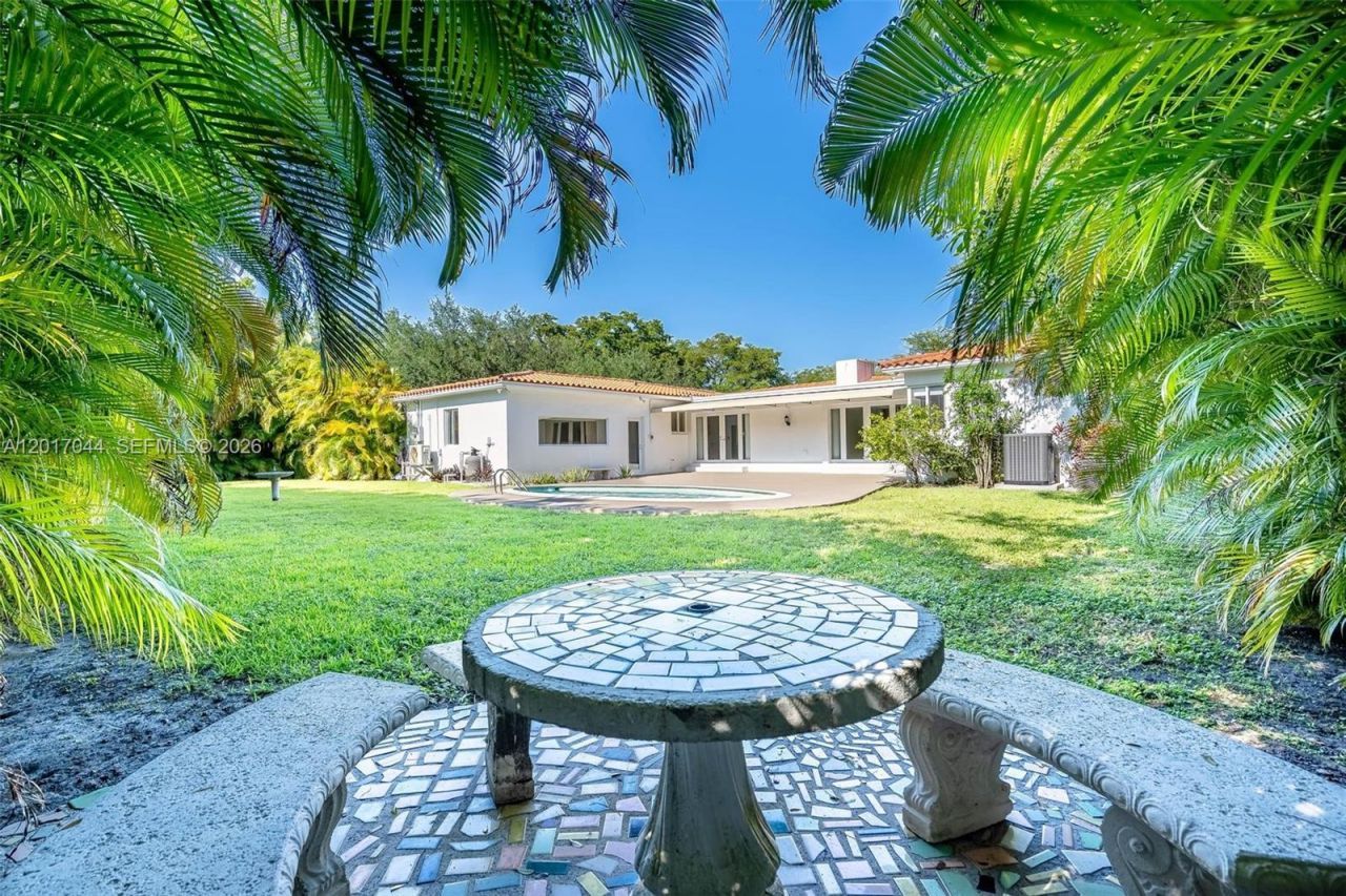 2900 Granada Blvd, Coral Gables, FL 33134 Photo