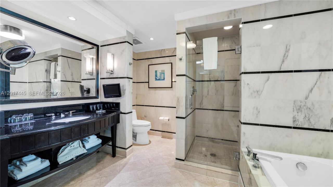 4391 Collins Ave , Unit 1903, Miami Beach, FL 33140 Photo