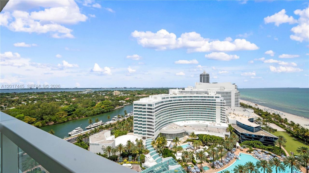 4391 Collins Ave , Unit 1903, Miami Beach, FL 33140 Photo