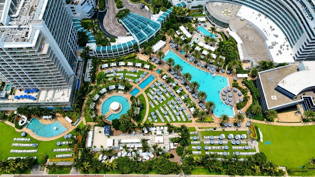 4391 Collins Ave , Unit 1903, Miami Beach, FL 33140 Photo