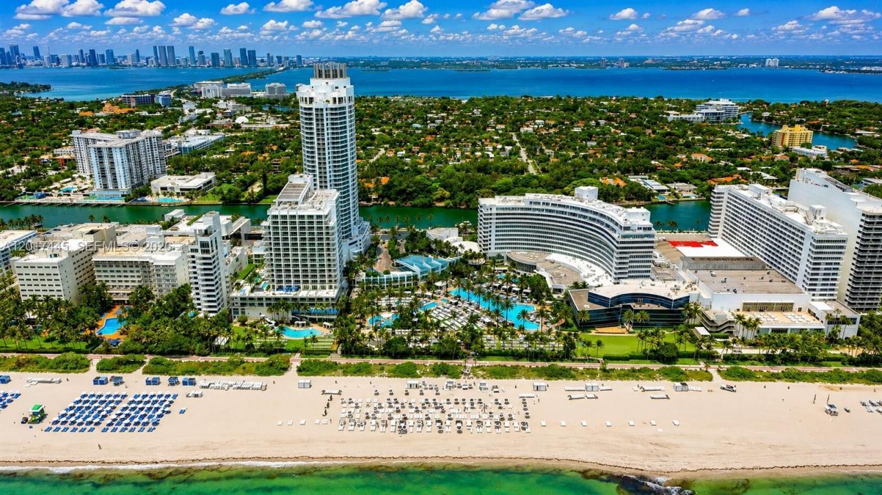 4391 Collins Ave , Unit 1903, Miami Beach, FL 33140 Photo