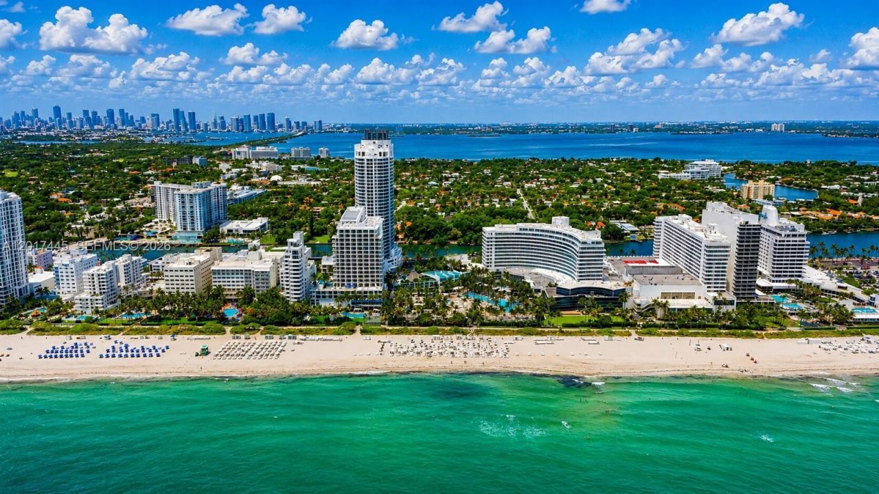 4391 Collins Ave , Unit 1903, Miami Beach, FL 33140 Photo