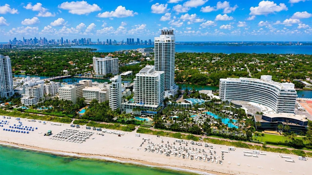 4391 Collins Ave , Unit 1903, Miami Beach, FL 33140 Photo