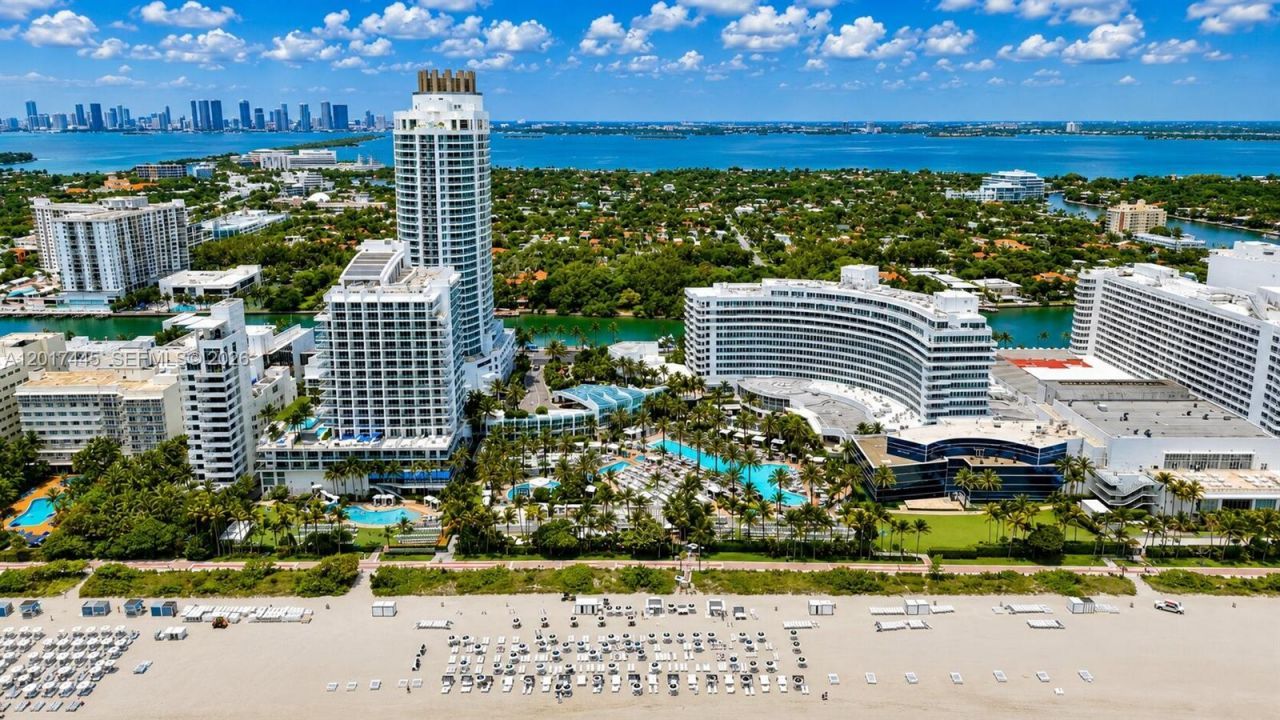 4391 Collins Ave , Unit 1903, Miami Beach, FL 33140 Photo
