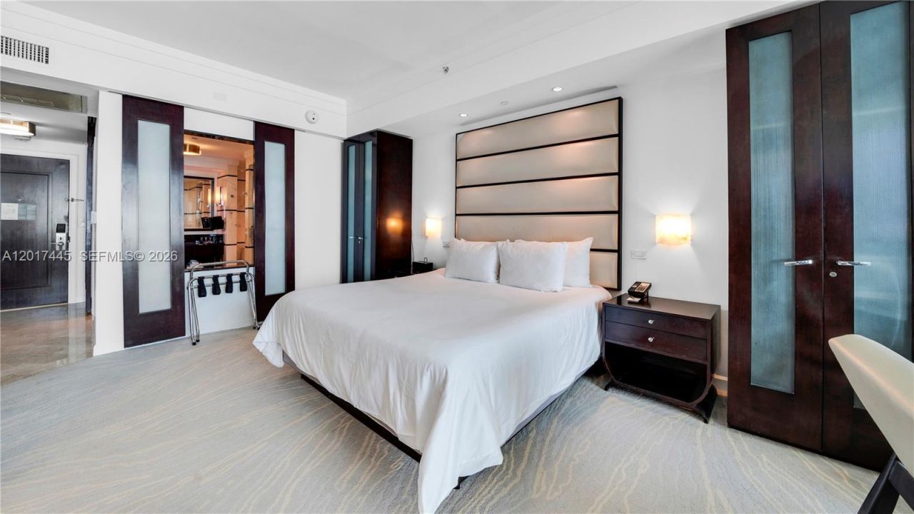4391 Collins Ave , Unit 1903, Miami Beach, FL 33140 Photo