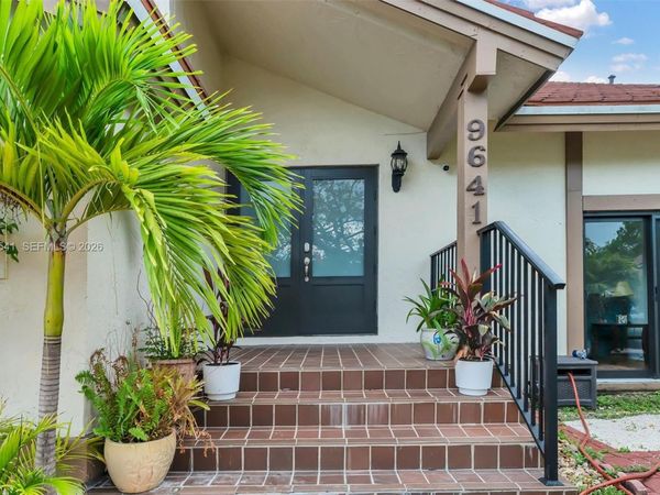 9641 SW 148th Pl , Miami, FL 33196