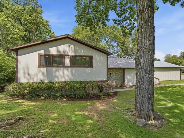 2116 Tullis Drive, Middletown, OH 45042