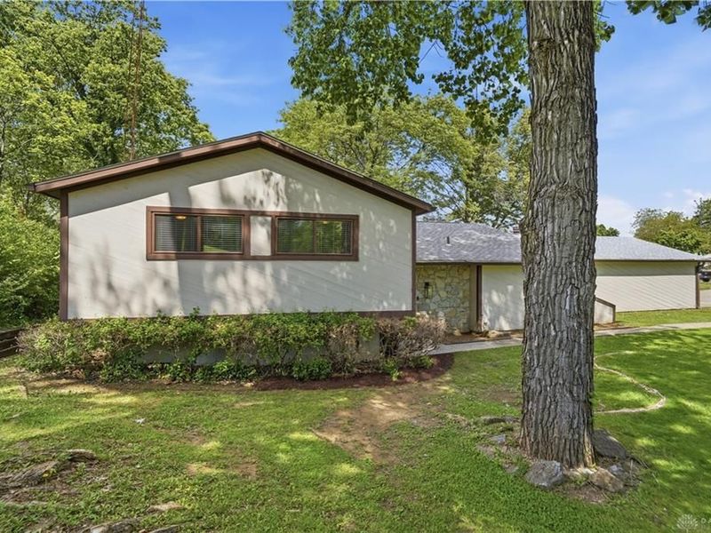 2116 Tullis Drive, Middletown, OH 45042 Photo 1