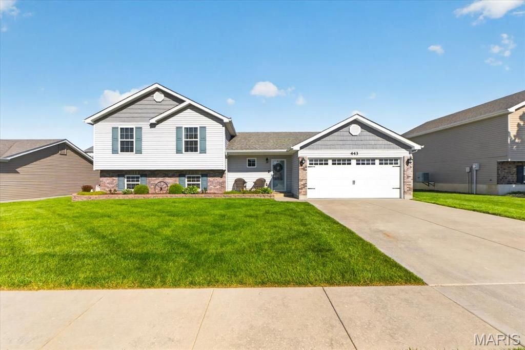 443 Prairie Creek Drive, Wentzville, MO 63385 Main Photo