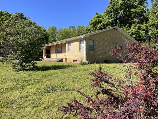 275 S 3rd Street, Mammoth Spring, AR 72554