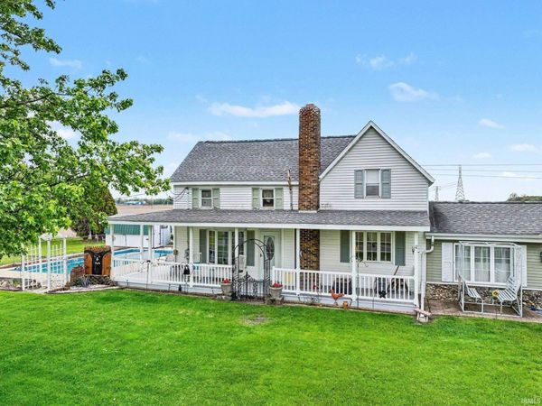 8902 S 900 E Road, Walkerton, IN 46574