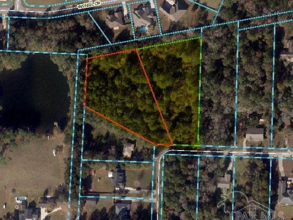 700 Block Pinebrook Cir, Cantonment, FL 32533