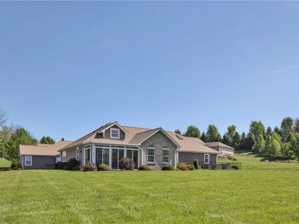 525 Kelly Blvd , Slippery Rock, PA 16057