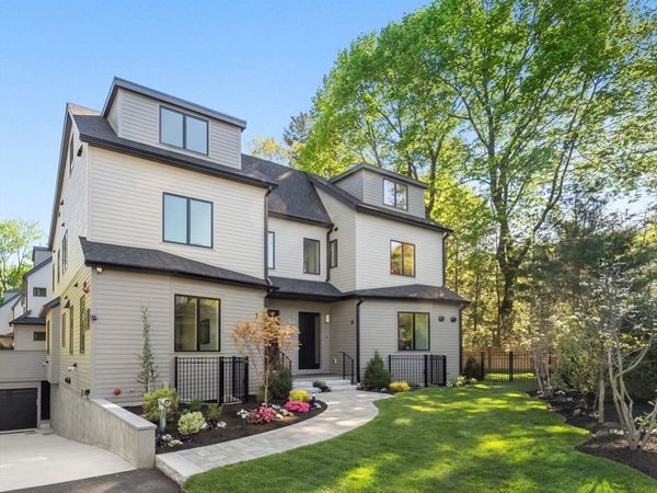 956 Walnut Street, Unit 7, Newton, MA 02461