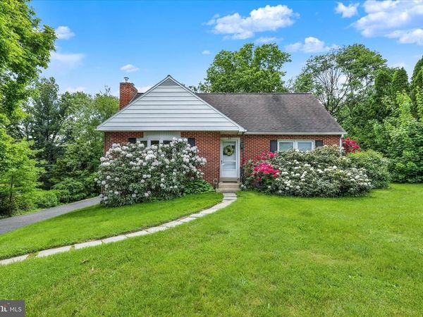 36 PEACOCK DRIVE, LANCASTER, PA 17601