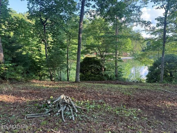 231 Crockett Lake Drive, Crossville, TN 38572