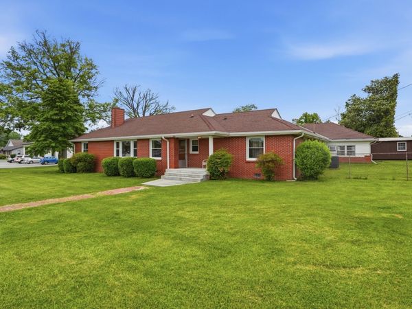 1401 Kefauver St, Manchester, TN 37355