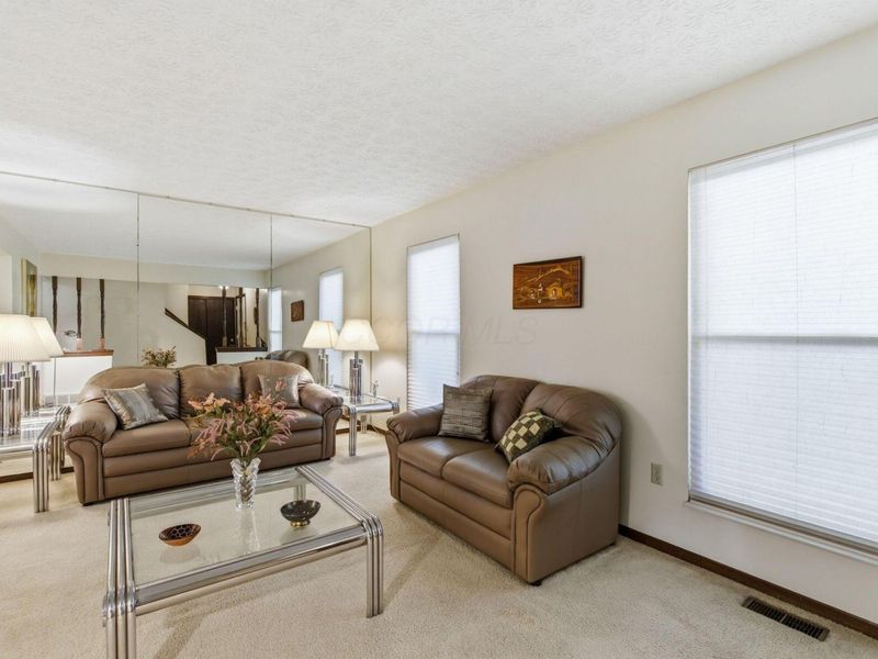 6584 Brock Street , Dublin, OH 43017 Photo 5