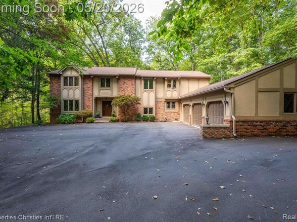 1100 Bretton Lane, Bloomfield Twp, MI 48304