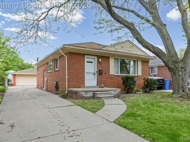 8435 Nightingale Street, Dearborn Heights, MI 48127