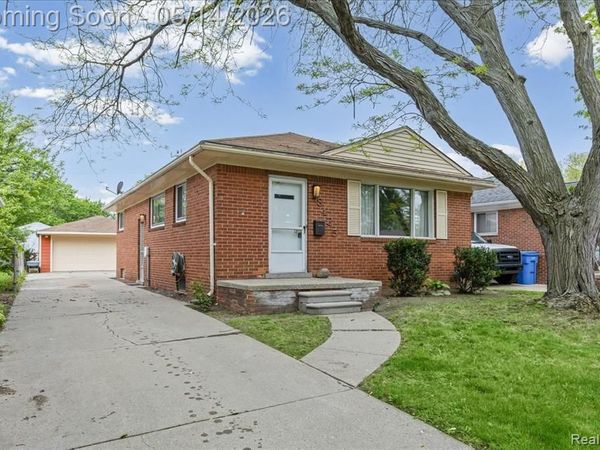 8435 Nightingale Street, Dearborn Heights, MI 48127