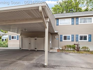 819 Kirts Boulevard, Troy, MI 48084