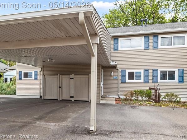 819 Kirts Boulevard, Troy, MI 48084