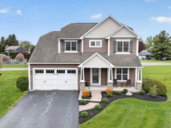8195 Fenimore Court, Liverpool, NY 13090