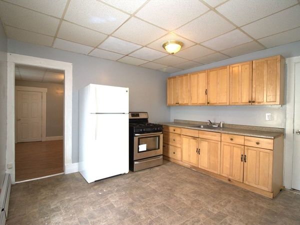 41 Nichols St, Unit 2, Lowell, MA 01851