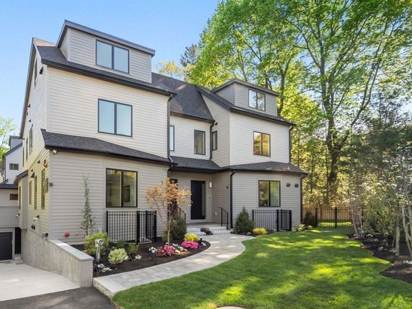 956 Walnut Street, Unit 7, Newton, MA 02461