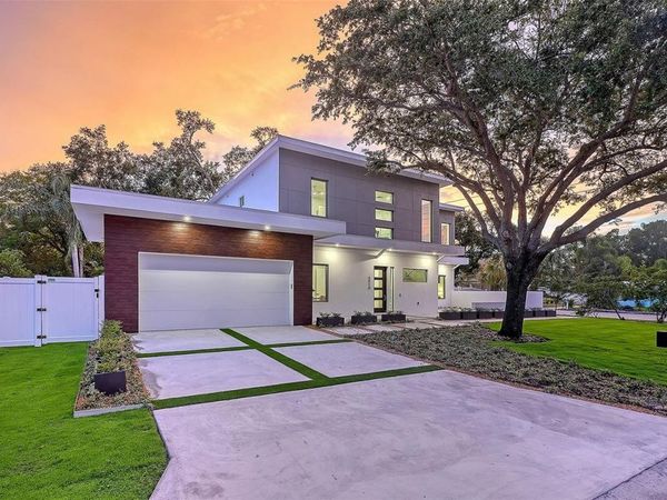 2010 HYDE PARK CIRCLE, SARASOTA, FL 34239