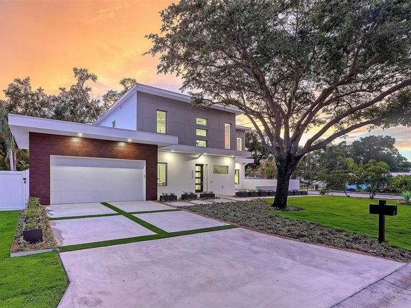 2010 HYDE PARK CIRCLE, SARASOTA, FL 34239