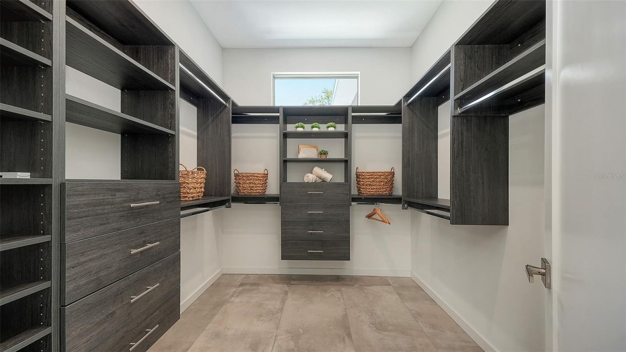 2010 Hyde Park Circle, Sarasota, FL 34239 Photo