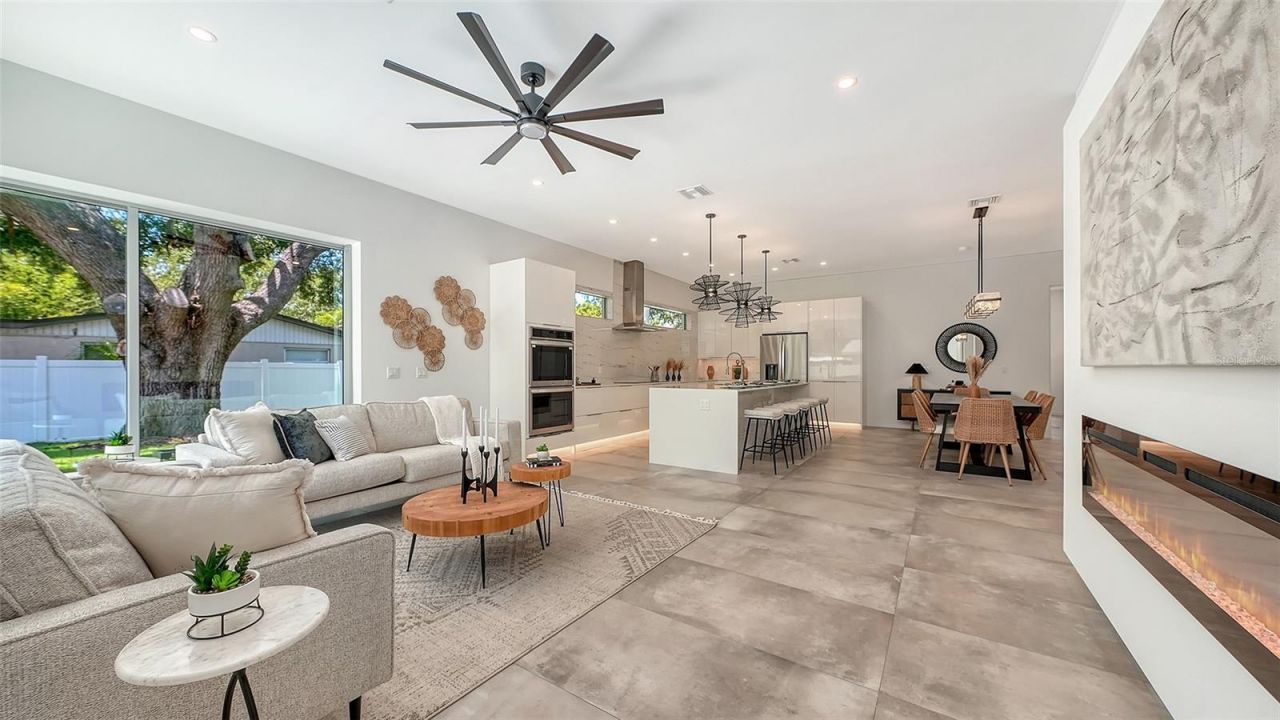 2010 Hyde Park Circle, Sarasota, FL 34239 Photo