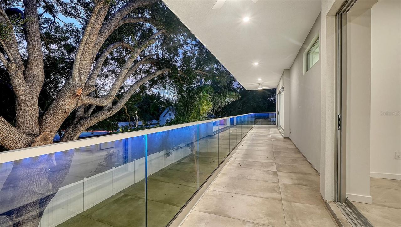 2010 Hyde Park Circle, Sarasota, FL 34239 Photo