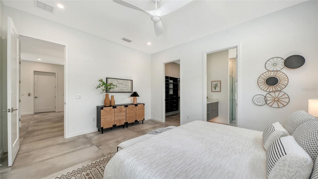 2010 Hyde Park Circle, Sarasota, FL 34239 Photo