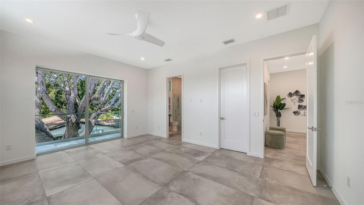 2010 Hyde Park Circle, Sarasota, FL 34239 Photo