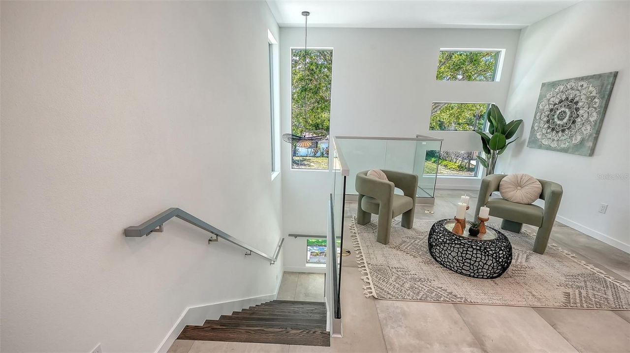 2010 Hyde Park Circle, Sarasota, FL 34239 Photo