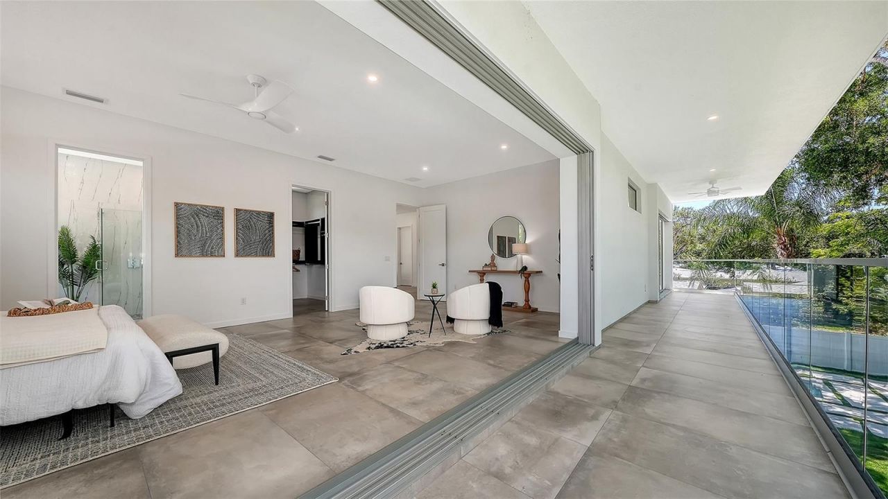 2010 Hyde Park Circle, Sarasota, FL 34239 Photo