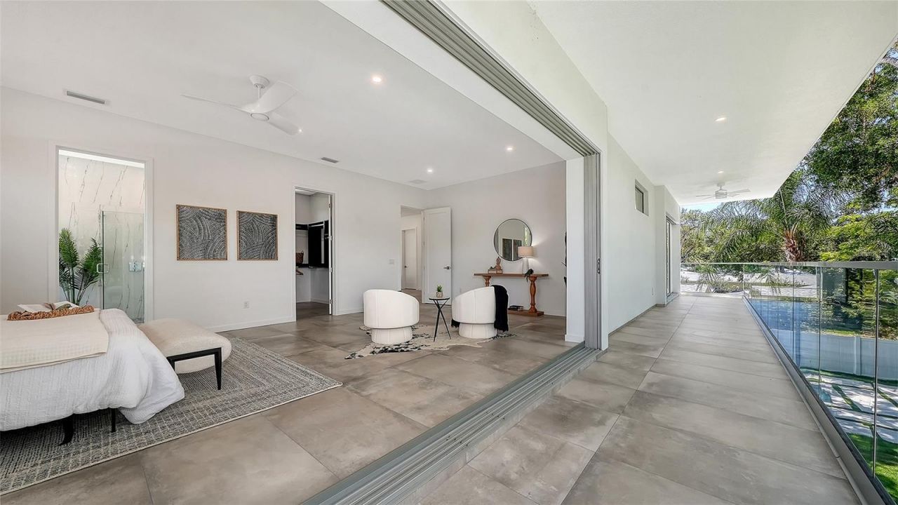2010 Hyde Park Circle, Sarasota, FL 34239 Photo