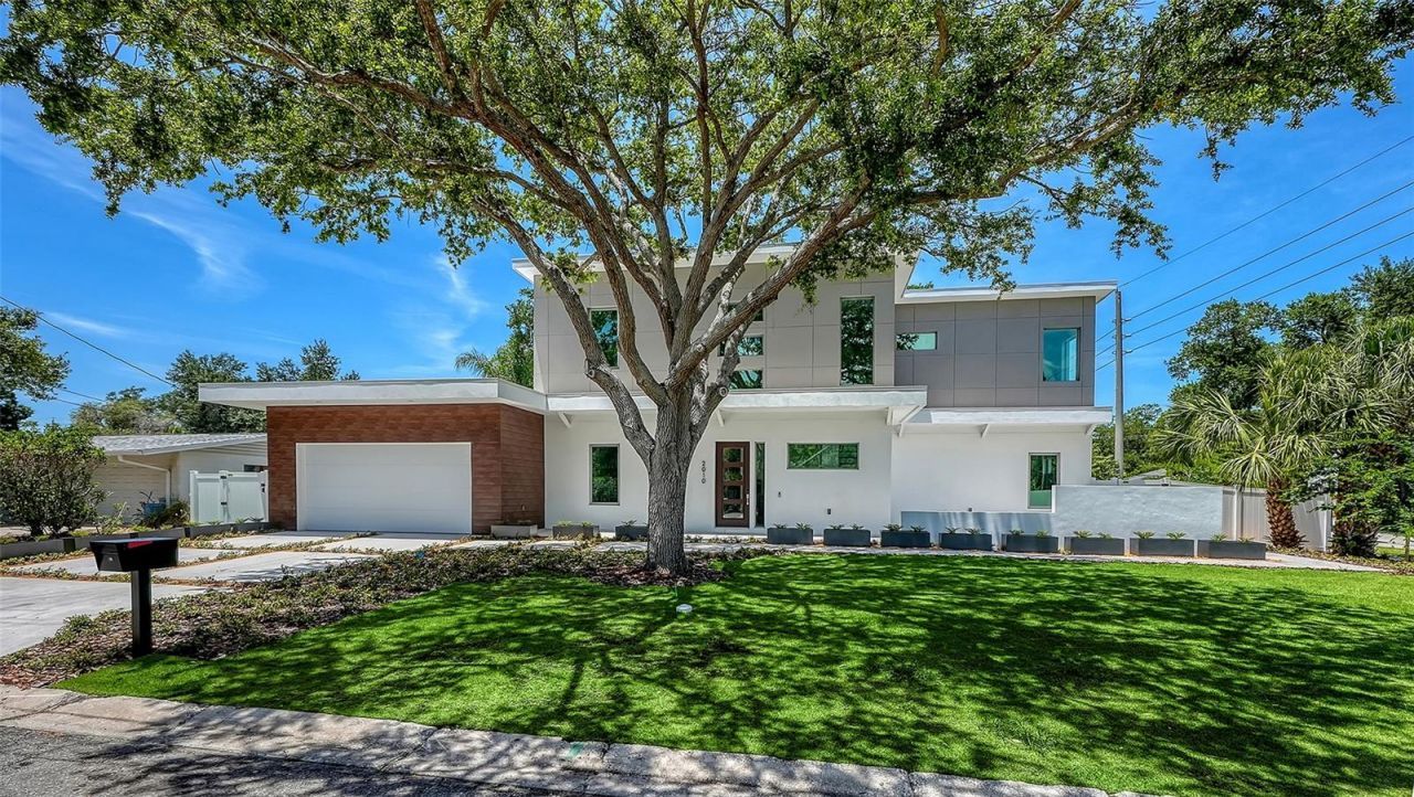 2010 Hyde Park Circle, Sarasota, FL 34239 Photo