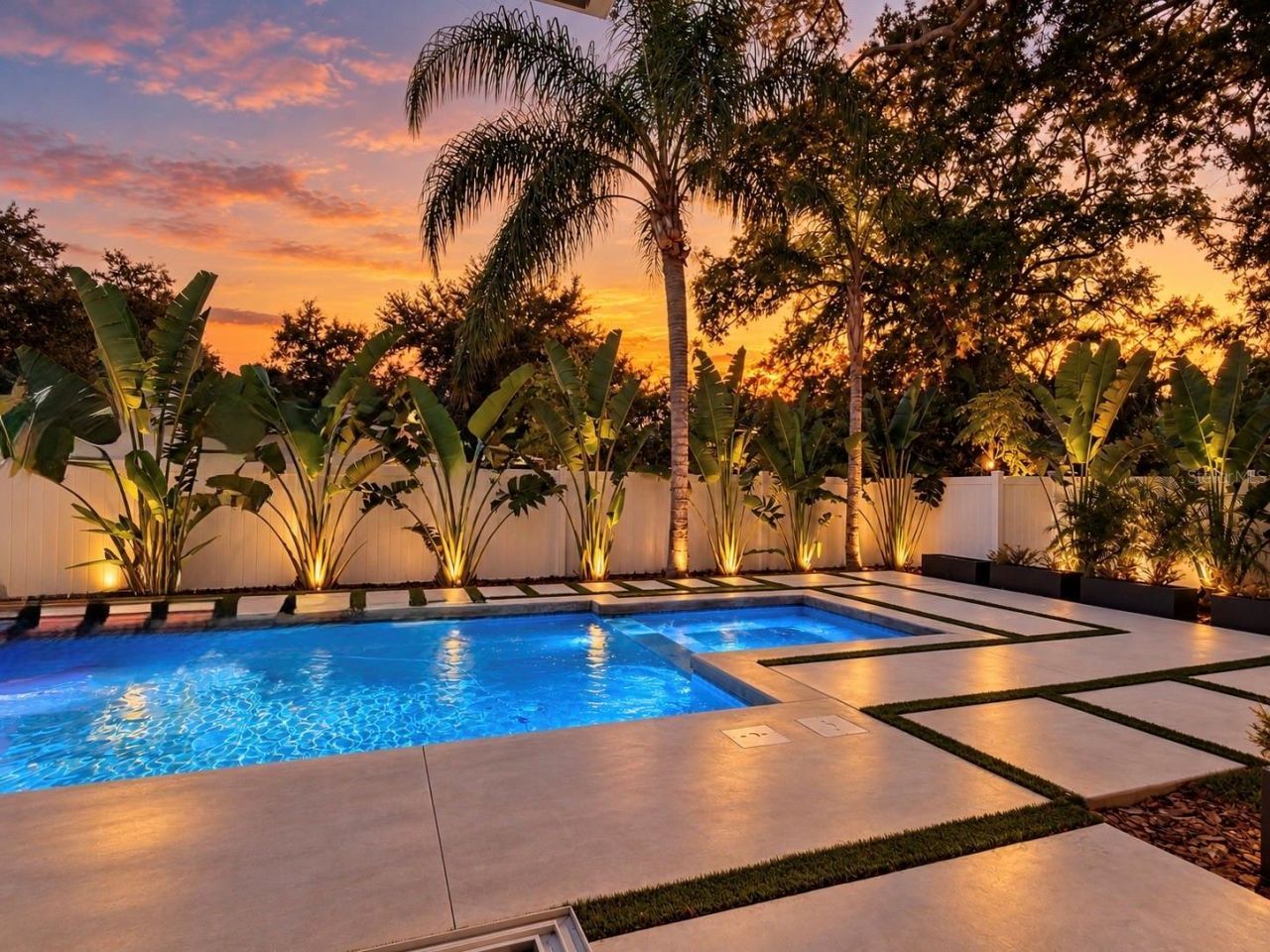 2010 Hyde Park Circle, Sarasota, FL 34239 Photo