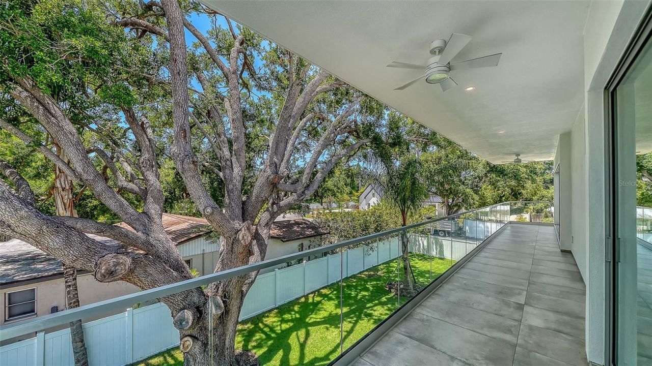2010 Hyde Park Circle, Sarasota, FL 34239 Photo