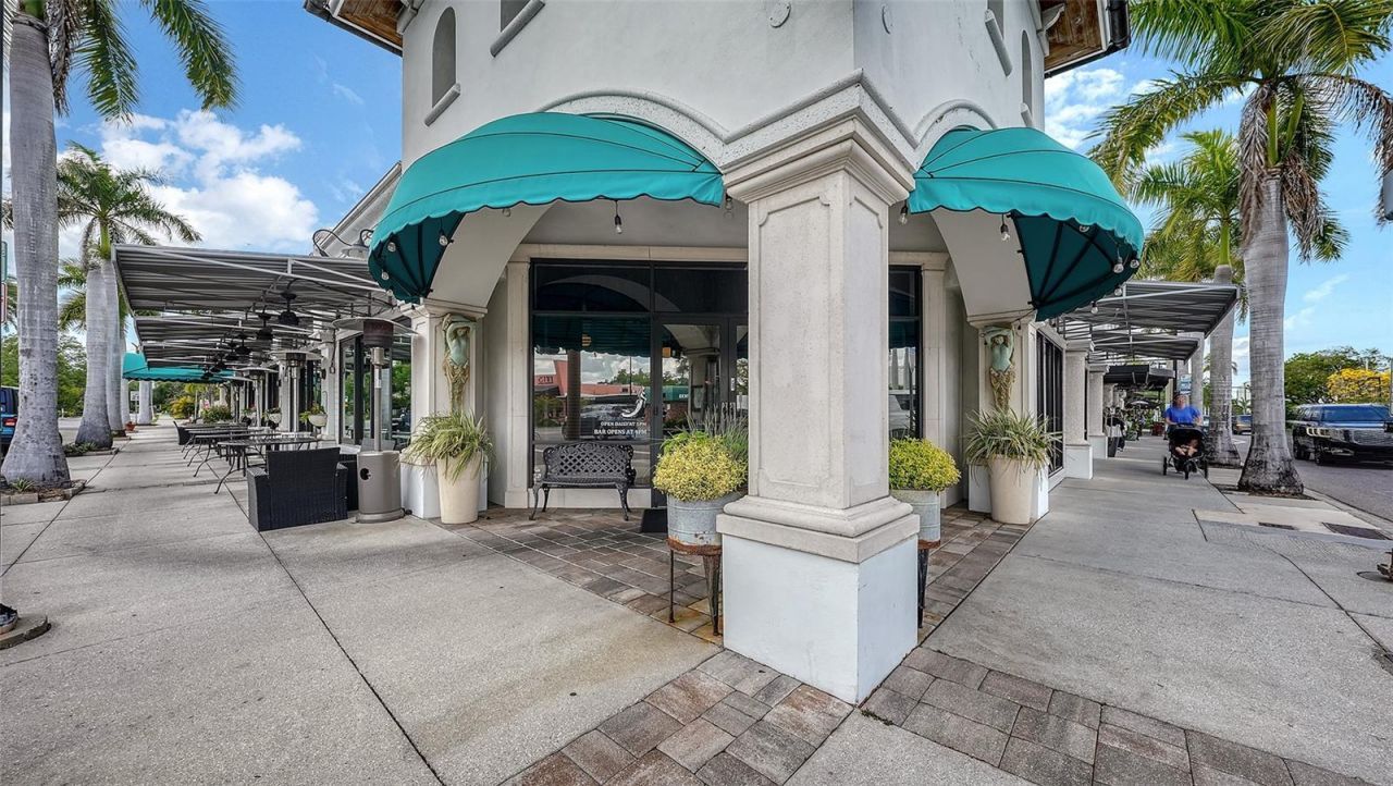 2010 Hyde Park Circle, Sarasota, FL 34239 Photo