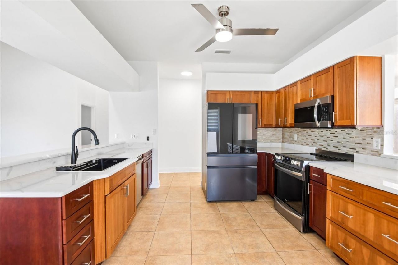 12002 W Pond Way , Tampa, FL 33635 Photo