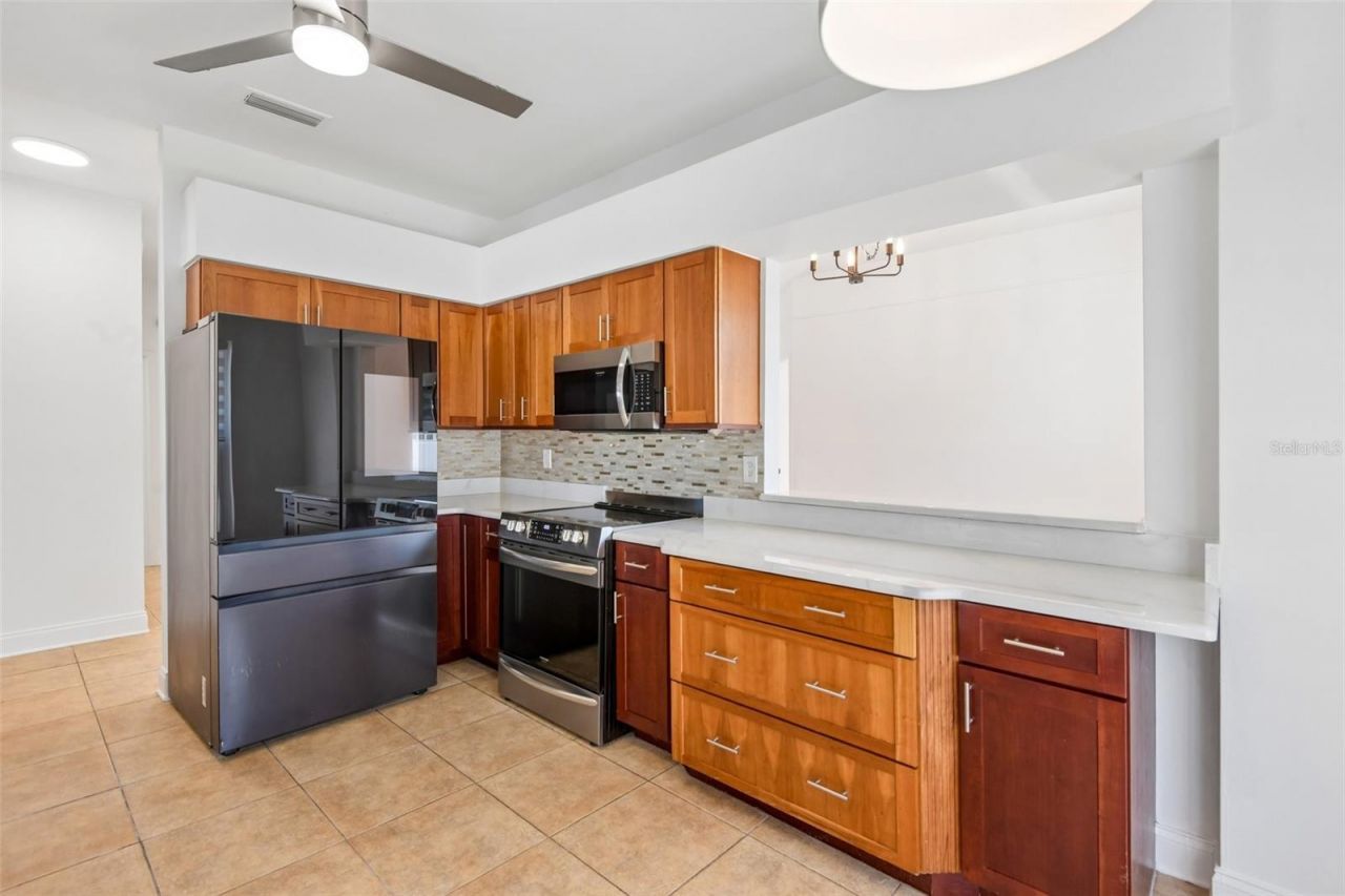 12002 W Pond Way , Tampa, FL 33635 Photo