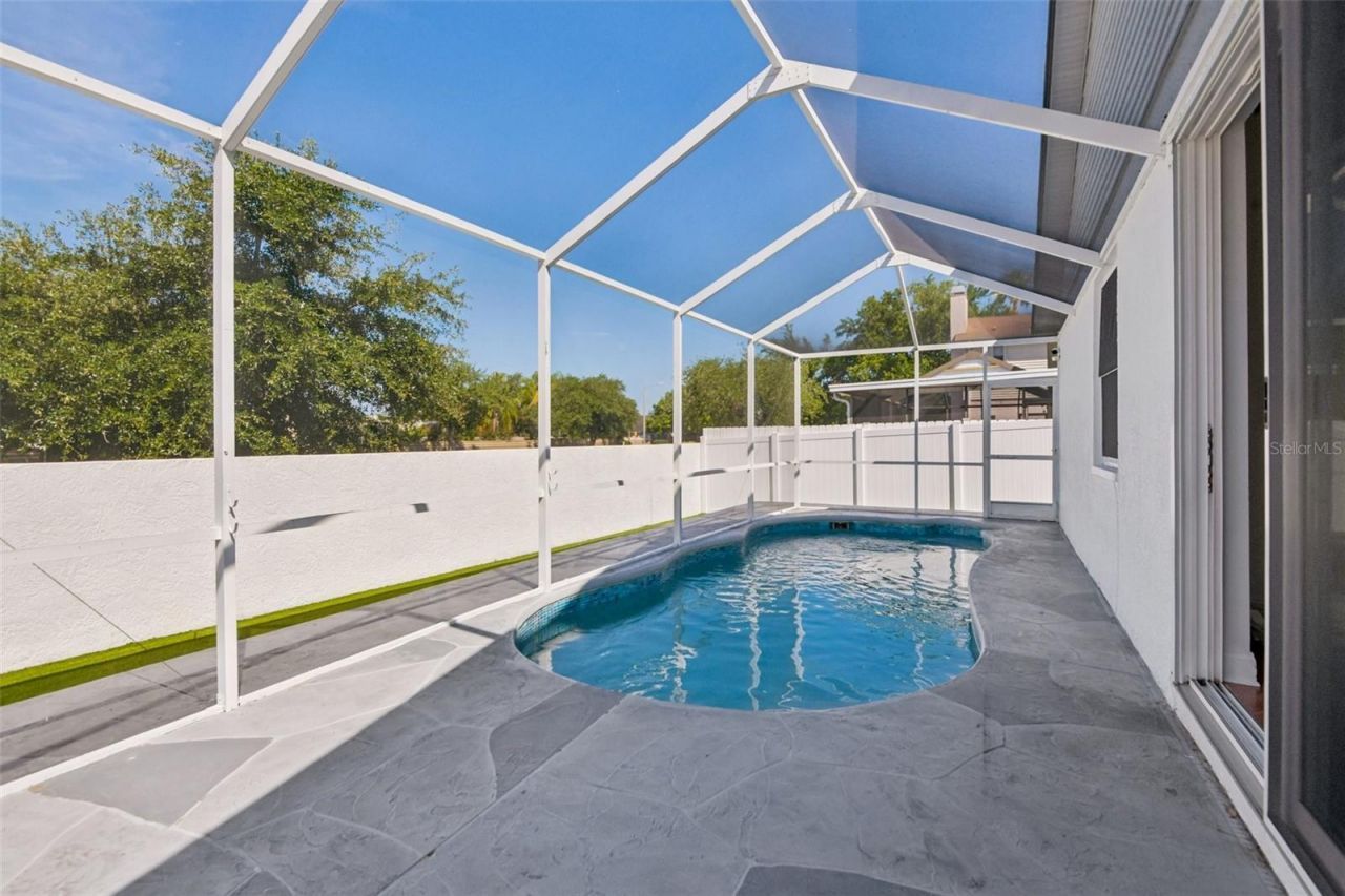 12002 W Pond Way , Tampa, FL 33635 Photo